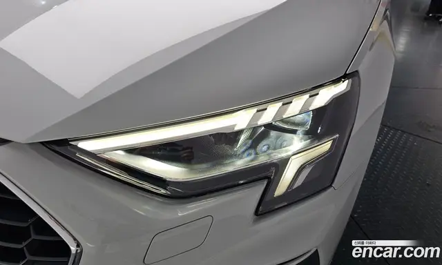 Audi A3 2023 2.0 автомат (гидро), миниатюра 8