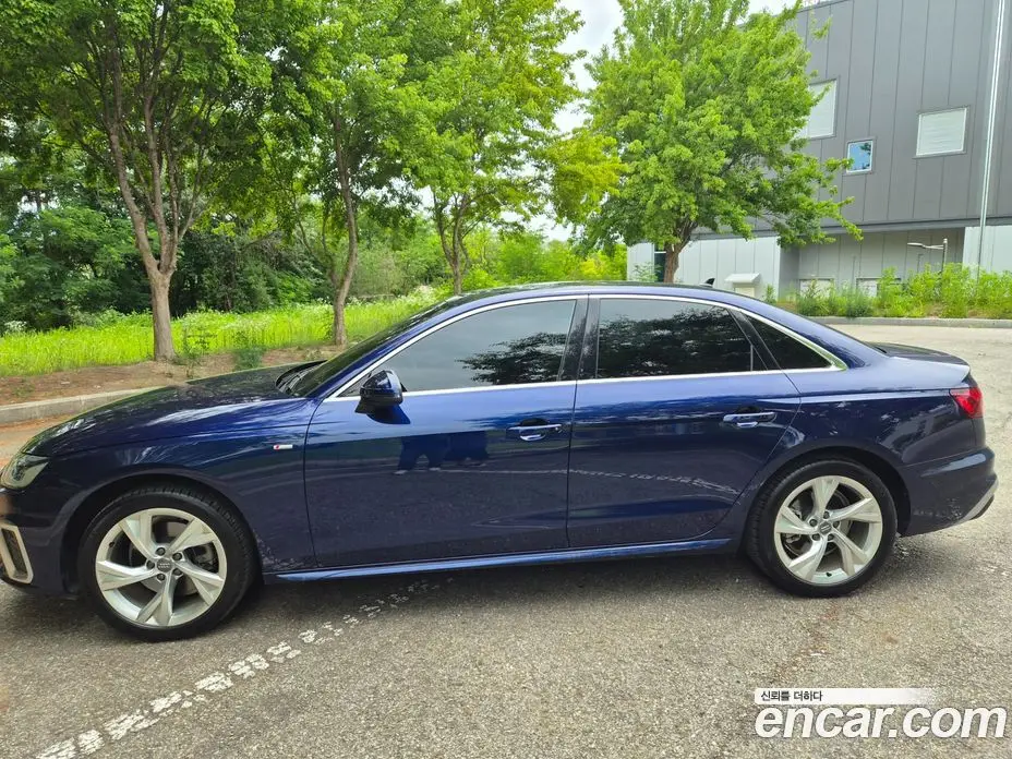 Audi A4 2021 2.0 автомат (гидро), фото 3