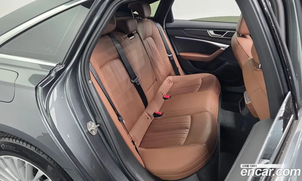 Audi A6 2021 2.0 автомат (гидро), фото 16