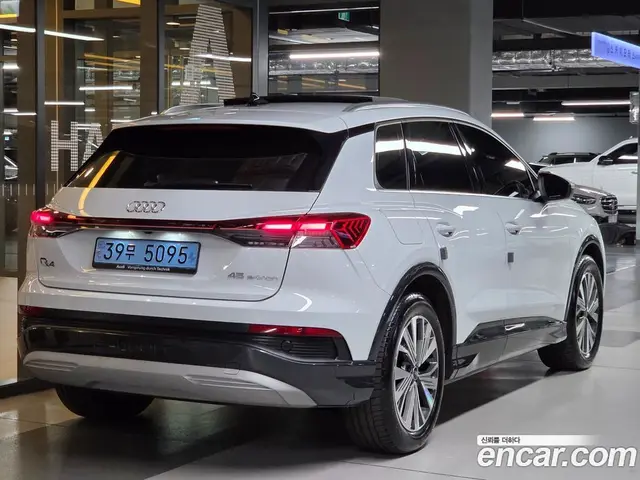 Audi Q4 e-tron 2025 автомат (гидро), миниатюра 2