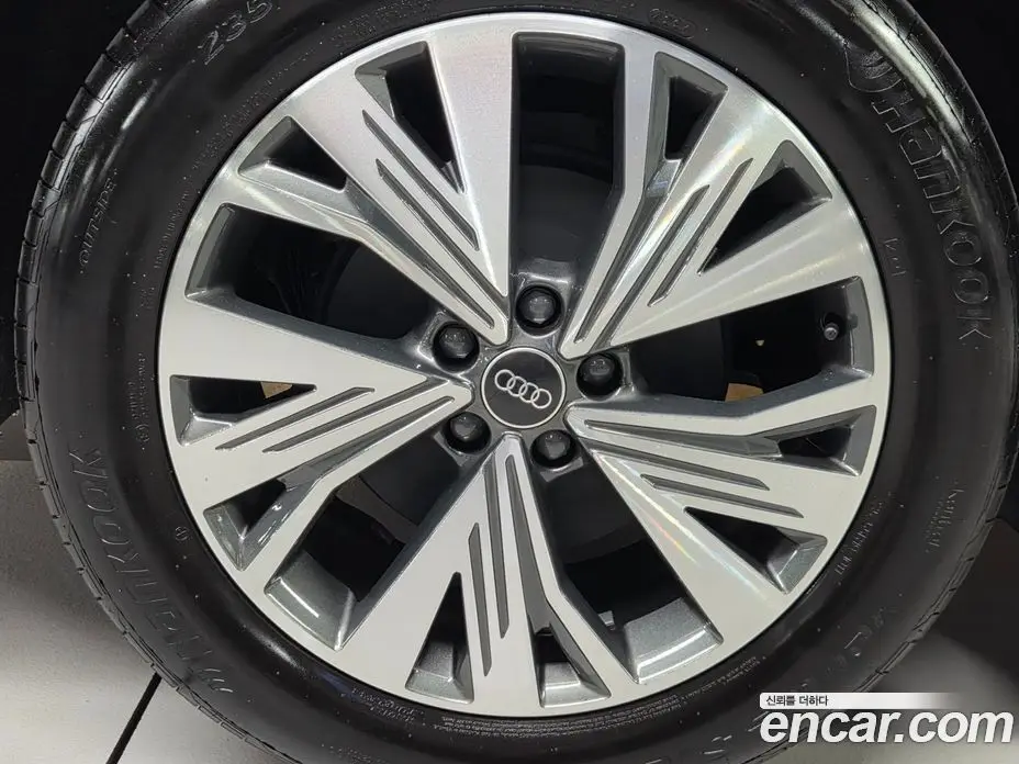 Audi Q4 e-tron 2025 автомат (гидро), фото 20