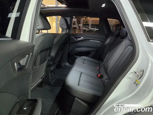 Audi Q4 e-tron 2025 автомат (гидро), миниатюра 9
