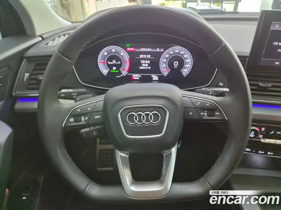 Audi Q5 2023 2.0 автомат (гидро), фото 13
