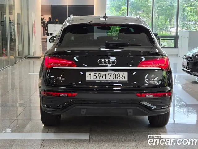 Audi Q5 2023 2.0 автомат (гидро), миниатюра 4