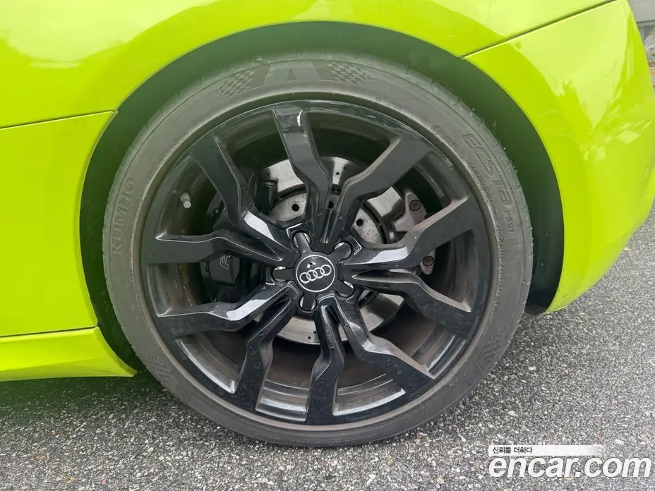 Audi R8 2010 5.2 автомат (гидро), фото 6