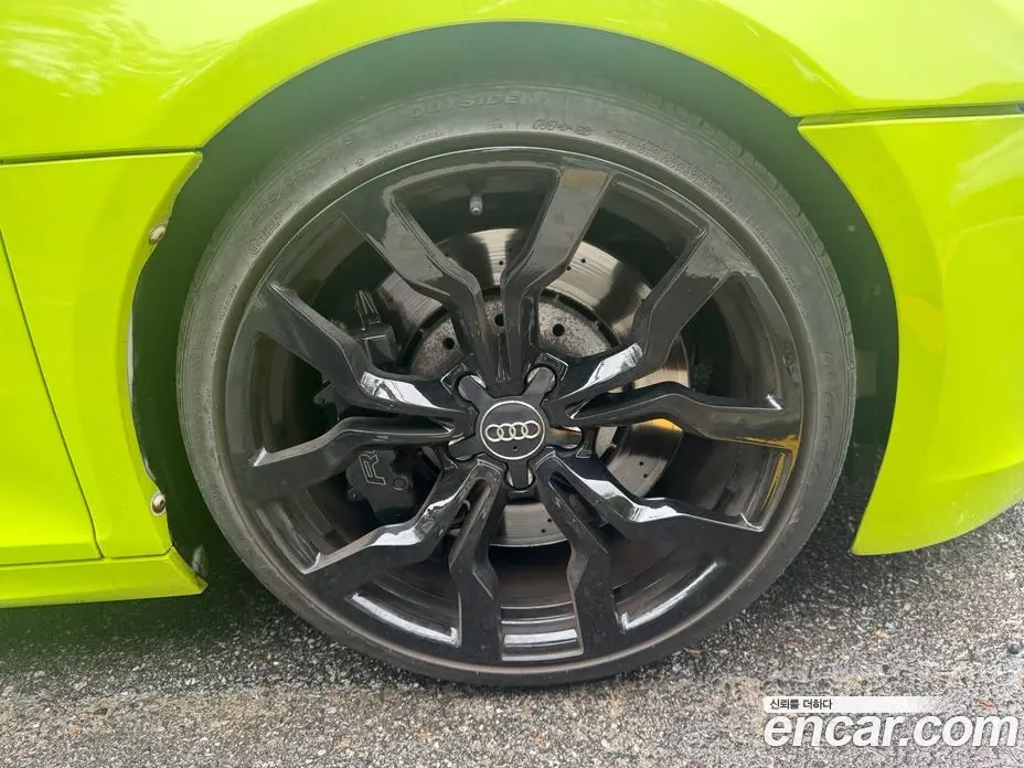 Audi R8 2010 5.2 автомат (гидро), фото 9