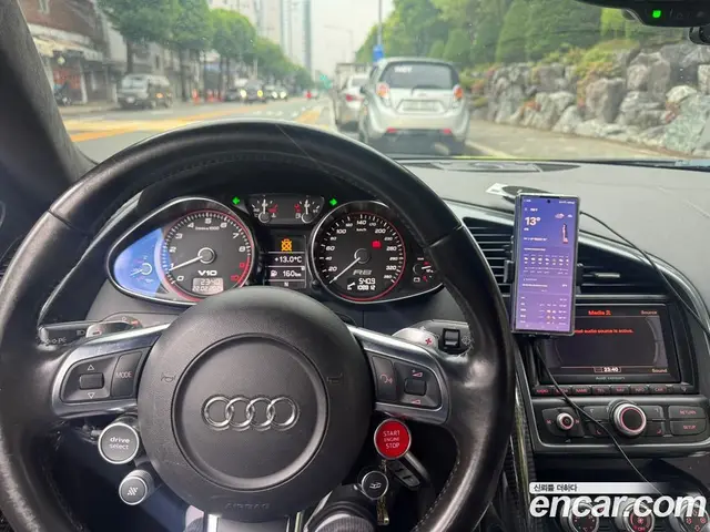 Audi R8 2010 5.2 автомат (гидро), миниатюра 10