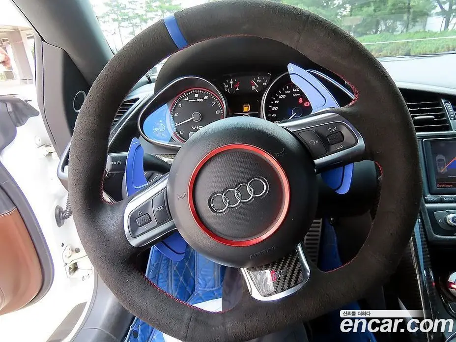 Audi R8 2011 5.2 автомат (гидро), фото 12