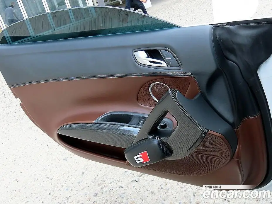 Audi R8 2011 5.2 автомат (гидро), фото 16