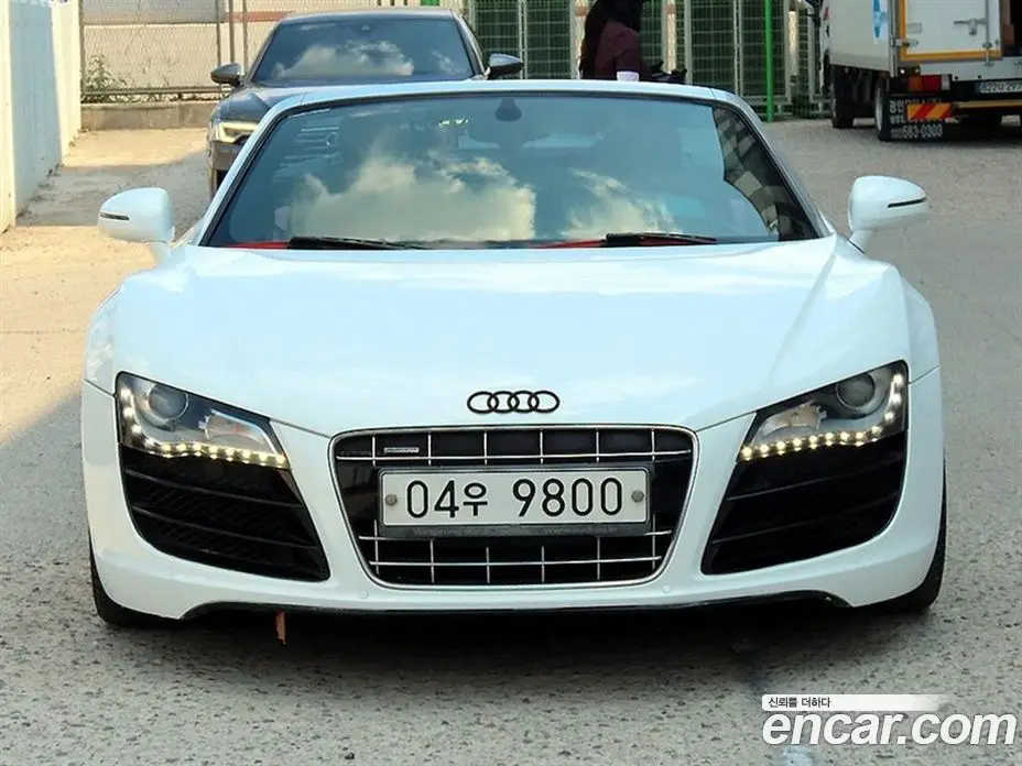 Audi R8 2011 5.2 автомат (гидро), фото 5