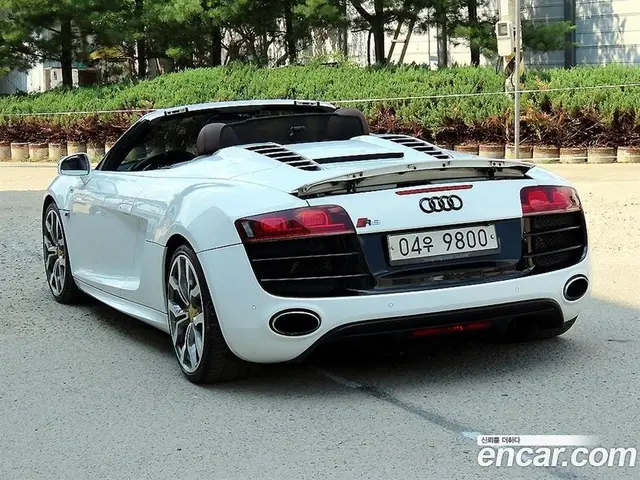 Audi R8 2011 5.2 автомат (гидро), миниатюра 7