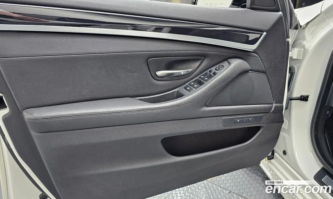 BMW 5 серия 2015 2.0 автомат (гидро), фото 13