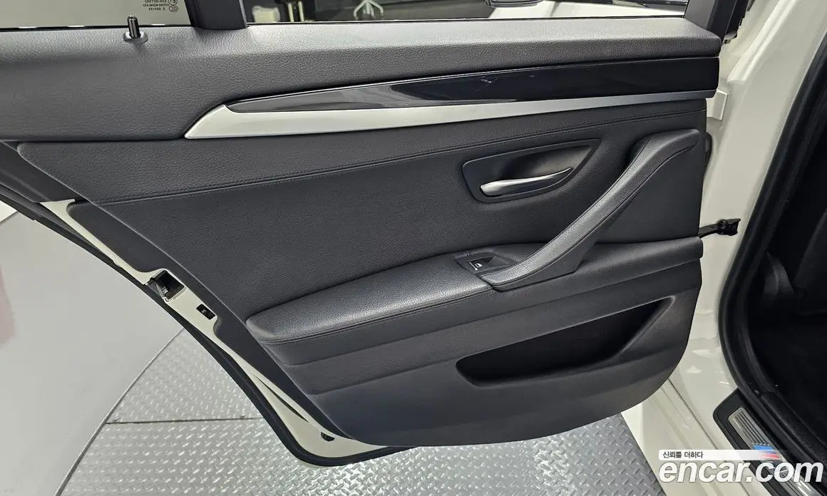 BMW 5 серия 2015 2.0 автомат (гидро), фото 14