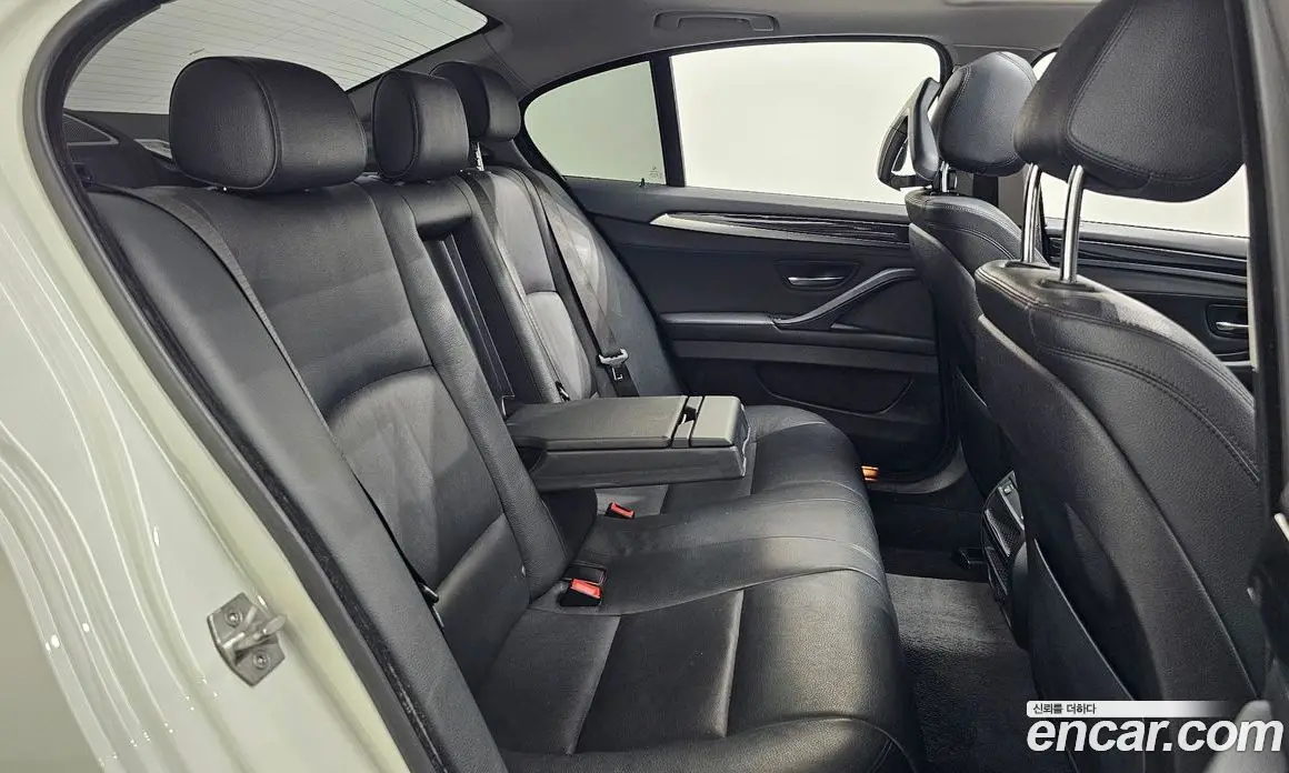 BMW 5 серия 2015 2.0 автомат (гидро), фото 17