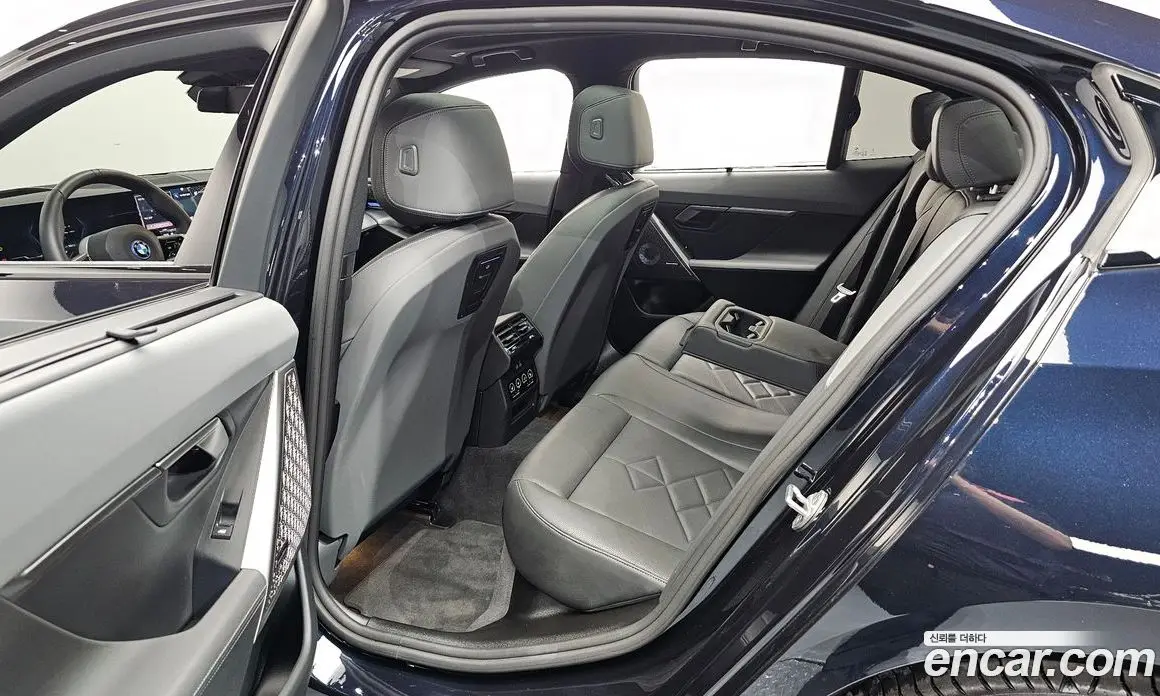 BMW 5 серия 2024 2.0 автомат (гидро), фото 18
