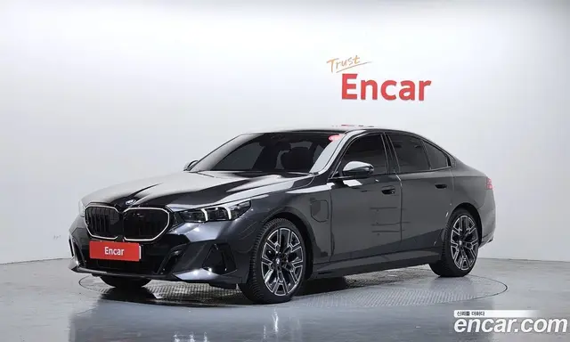 BMW 5 серия, 2025, 5 532 км