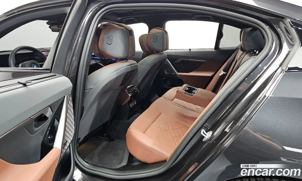 BMW 5 серия 2025 2.0 автомат (гидро), фото 18