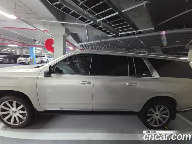 Cadillac Escalade 2021 6.2 автомат (гидро), миниатюра 4 Cadillac Escalade 2021 6.2 автомат (гидро), миниатюра 4