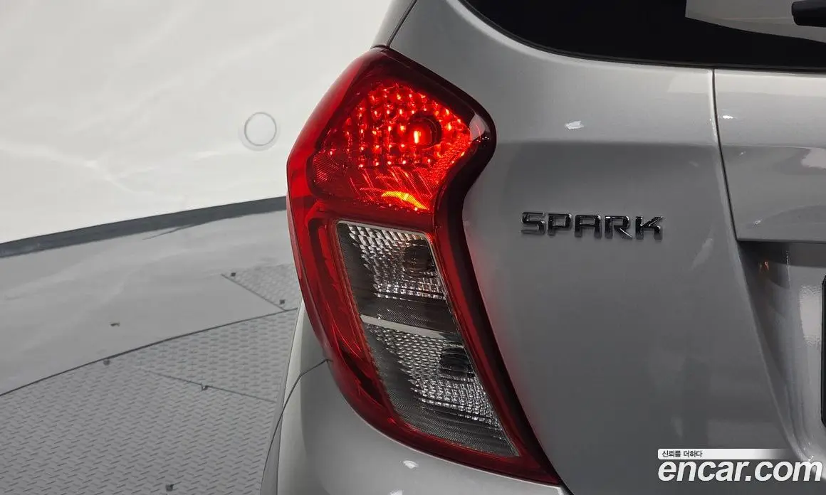 Chevrolet Spark 2022 1.0 автомат (гидро), фото 9
