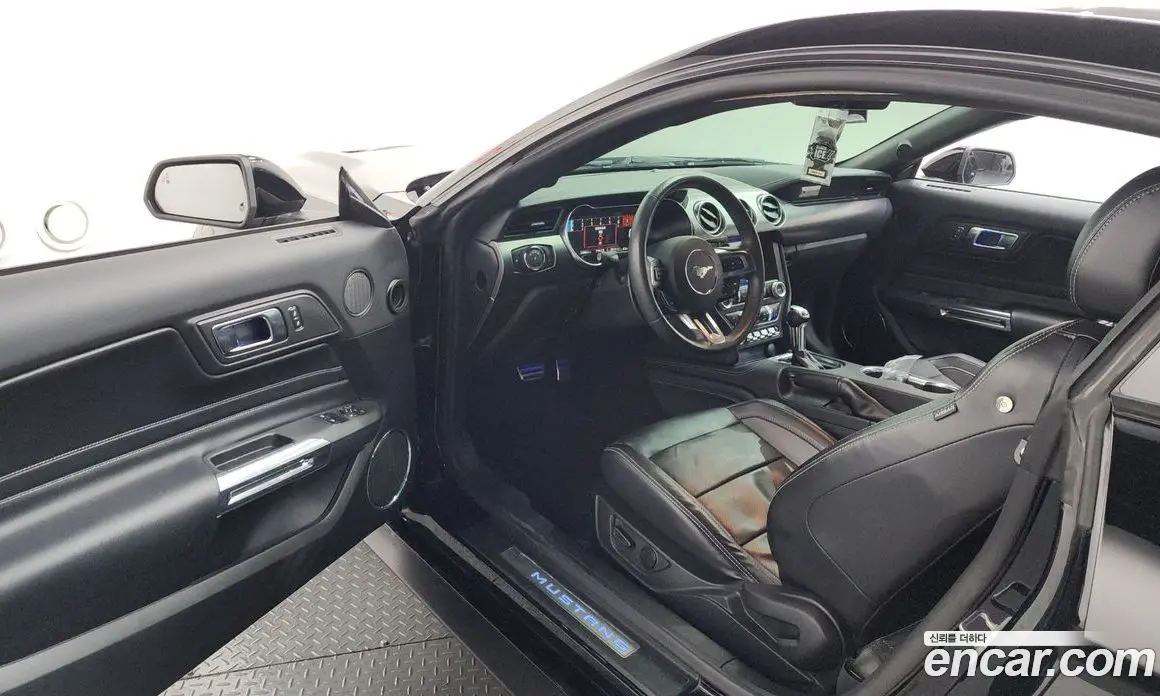 Ford Mustang 2021 2.3 автомат (гидро), фото 13