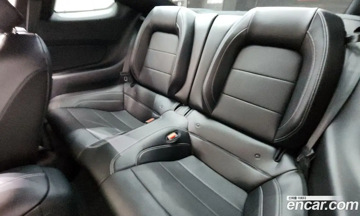 Ford Mustang 2021 2.3 автомат (гидро), фото 17