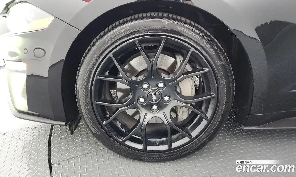 Ford Mustang 2021 2.3 автомат (гидро), фото 5