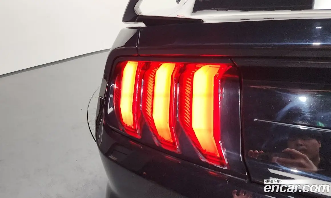 Ford Mustang 2021 2.3 автомат (гидро), фото 9