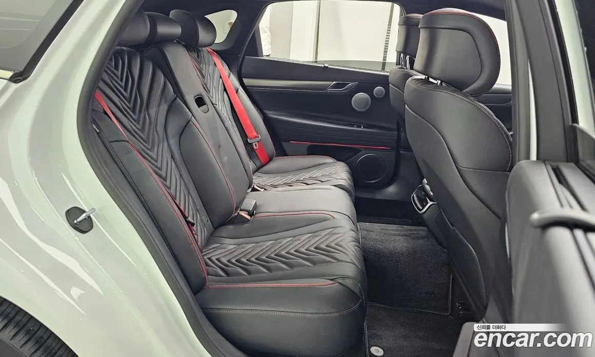 Genesis G80 2024 2.5 автомат (гидро), фото 17
