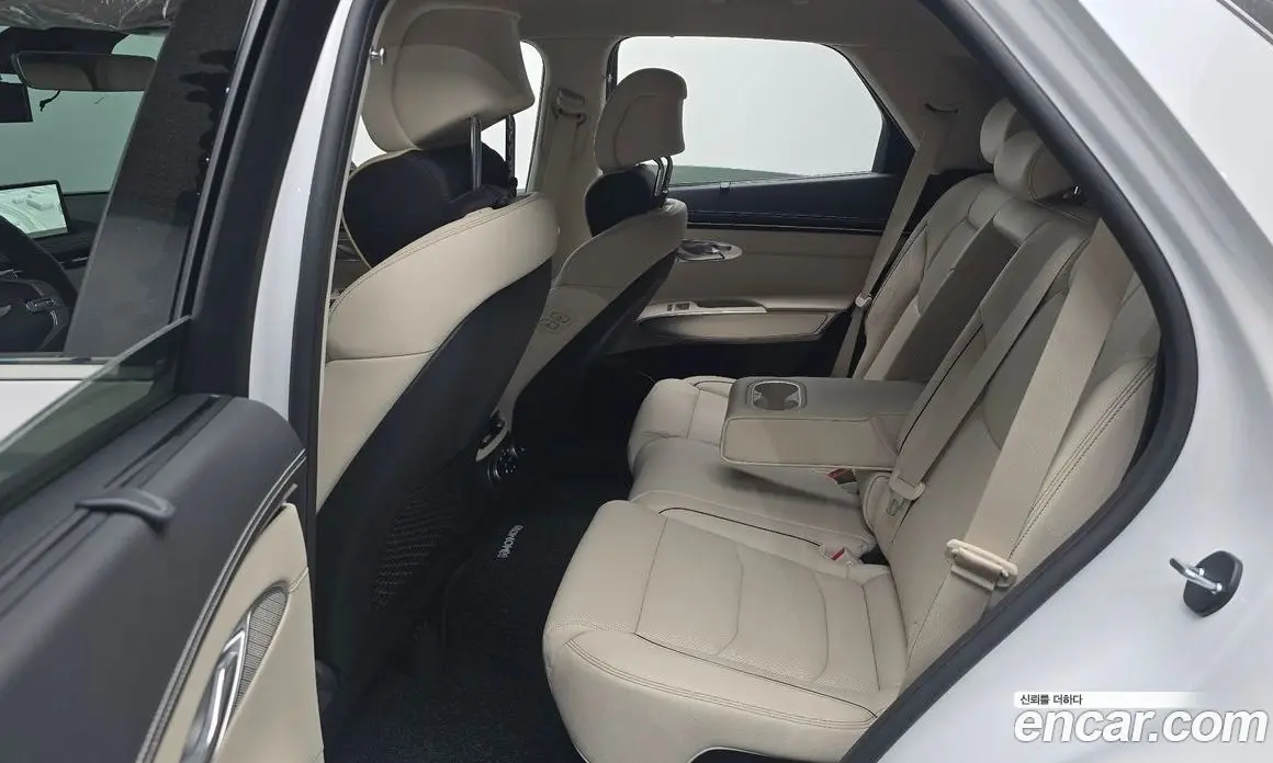 Genesis GV70 2023 2.5 автомат (гидро), фото 17