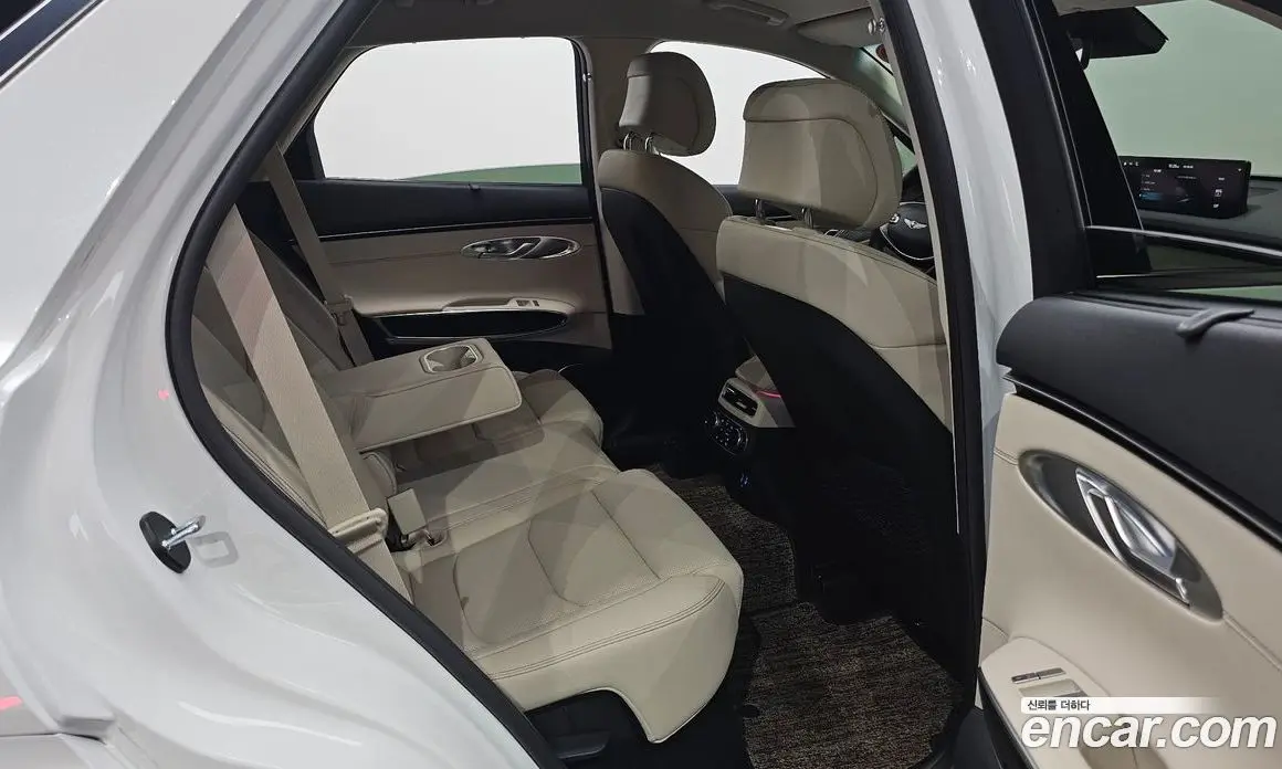Genesis GV70 2024 2.5 автомат (гидро), фото 16