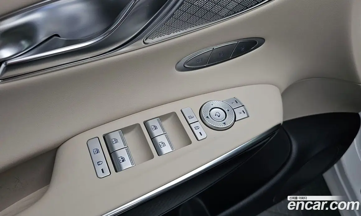 Genesis GV70 2024 2.5 автомат (гидро), фото 24