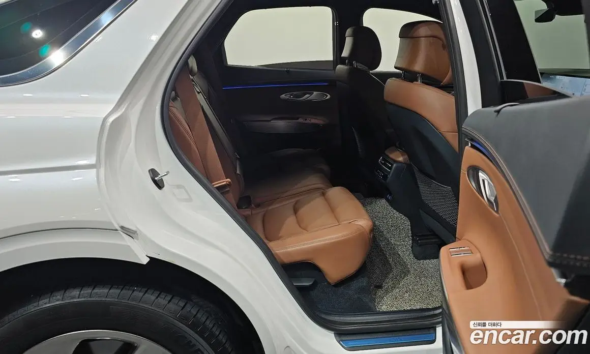 Genesis GV70 2024 2.5 автомат (гидро), фото 17