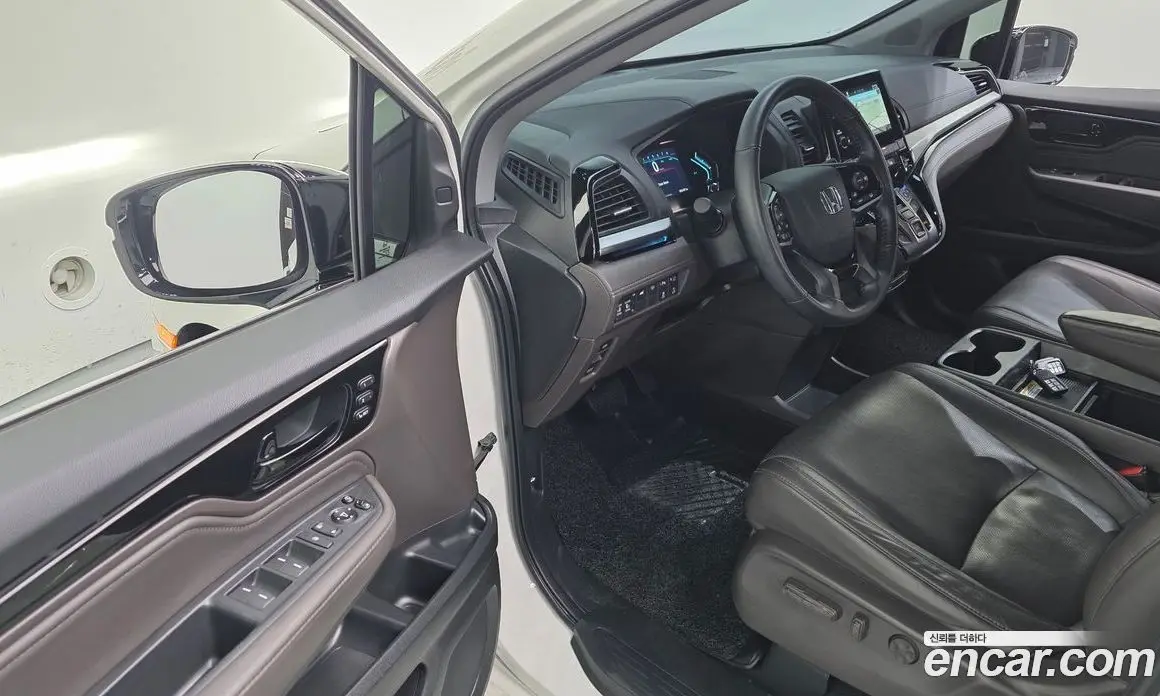 Honda Odyssey 2019 3.5 автомат (гидро), фото 18