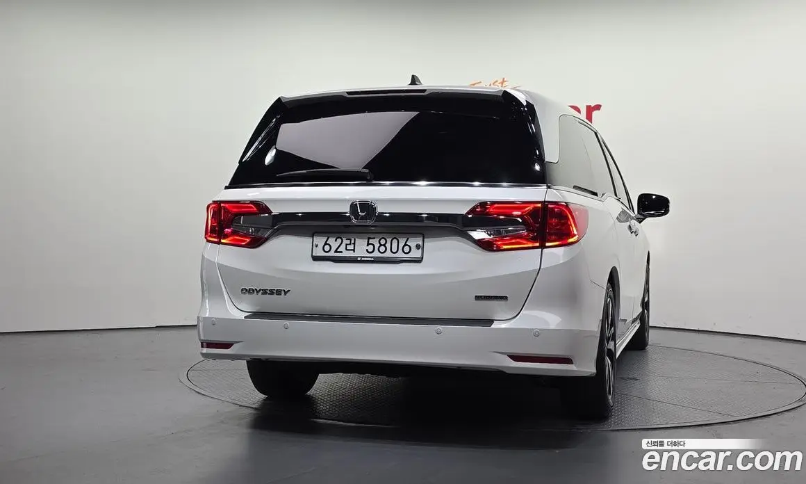 Honda Odyssey 2019 3.5 автомат (гидро), фото 4