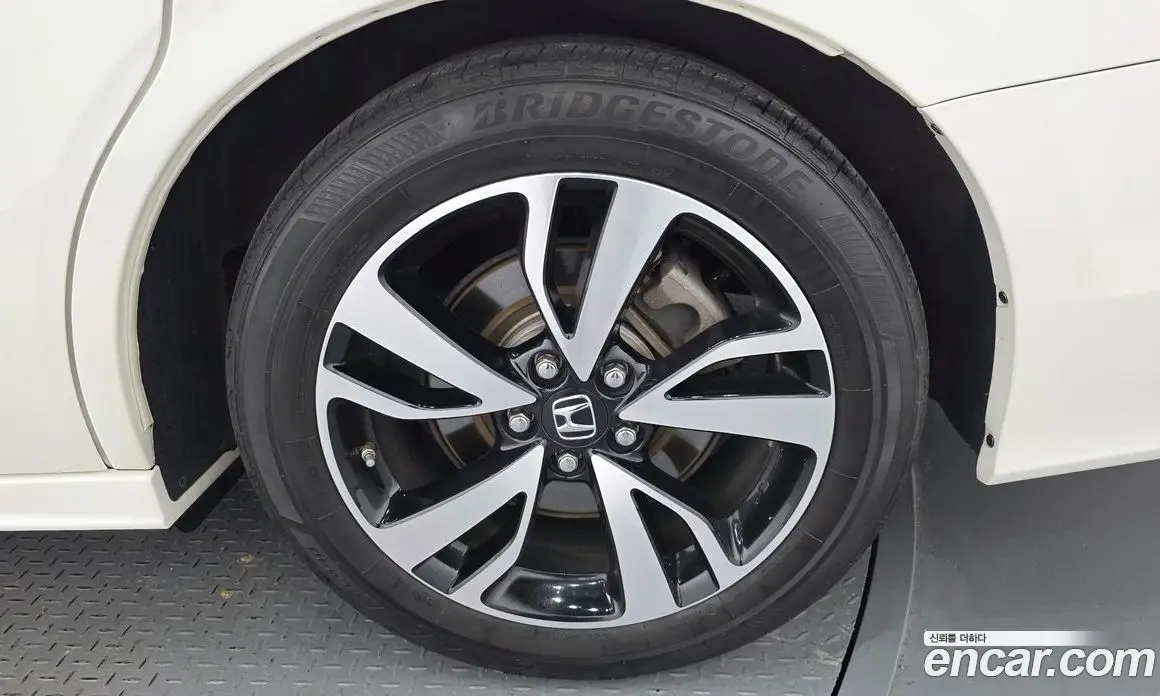 Honda Odyssey 2019 3.5 автомат (гидро), фото 7