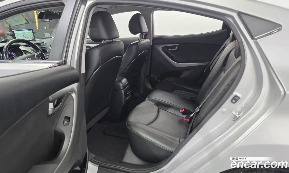 Hyundai Avante 2014 1.6 автомат (гидро), фото 11