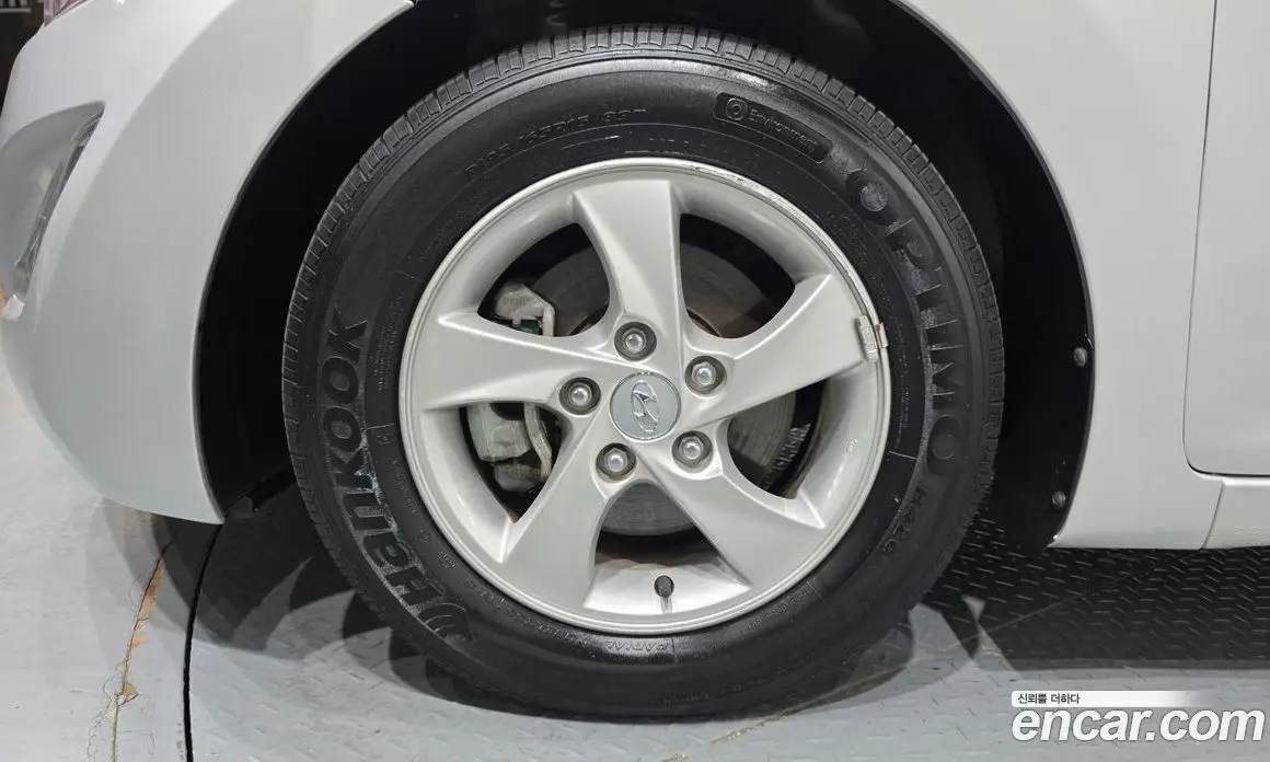 Hyundai Avante 2014 1.6 автомат (гидро), фото 5
