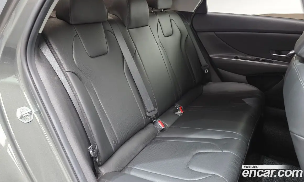Hyundai Avante 2022 1.6 автомат (гидро), фото 16