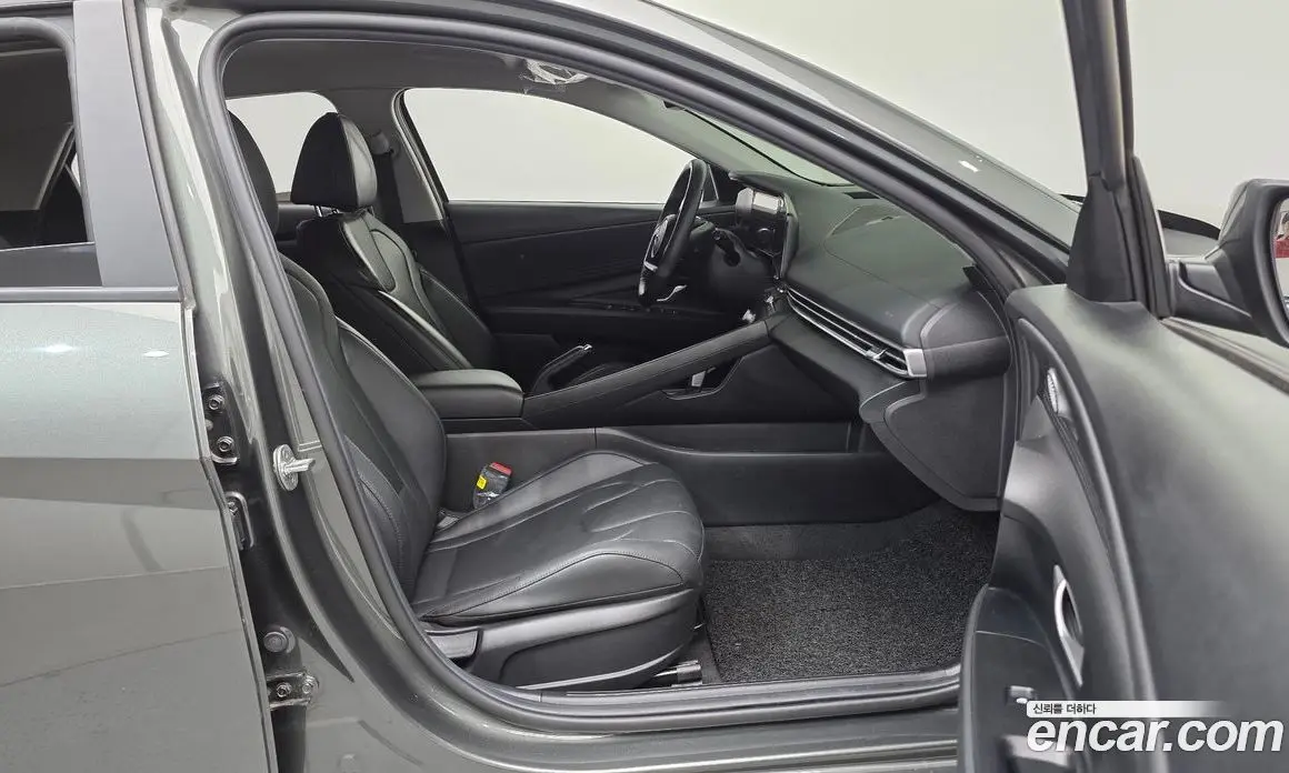 Hyundai Avante 2022 1.6 автомат (гидро), фото 17