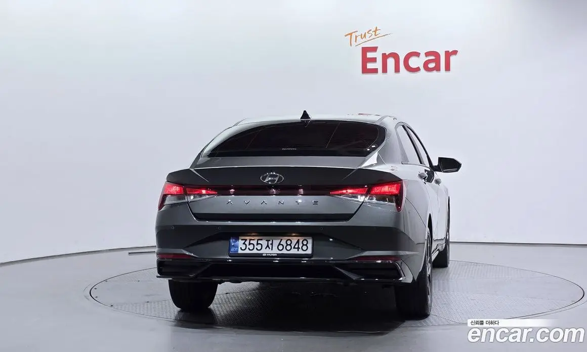 Hyundai Avante 2022 1.6 автомат (гидро), фото 4