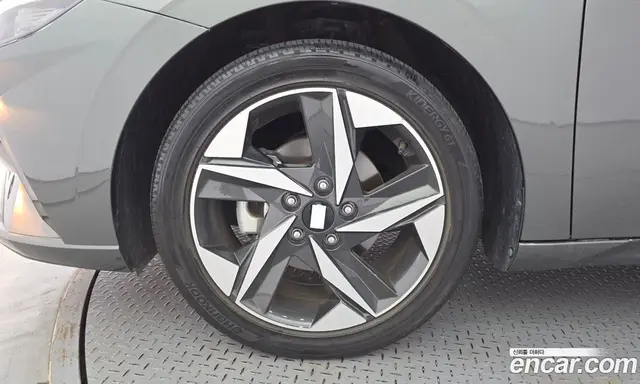 Hyundai Avante 2022 1.6 автомат (гидро), миниатюра 5