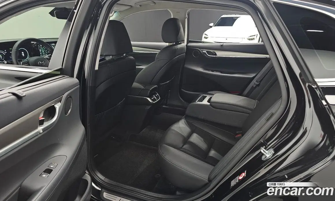 Hyundai Grandeur 2022 2.4 автомат (гидро), фото 18