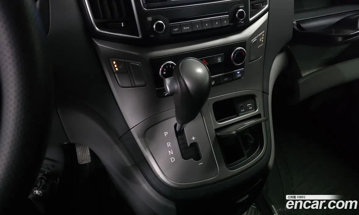 Hyundai Starex 2018 2.5 автомат (гидро), фото 12