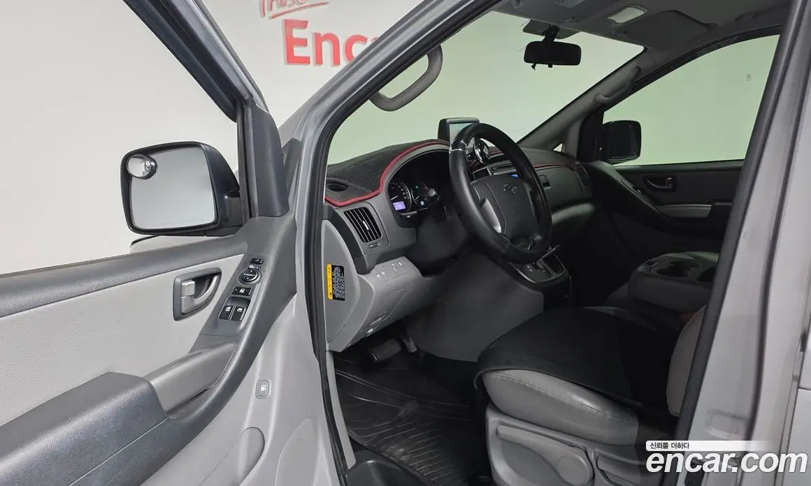 Hyundai Starex 2018 2.5 автомат (гидро), фото 13