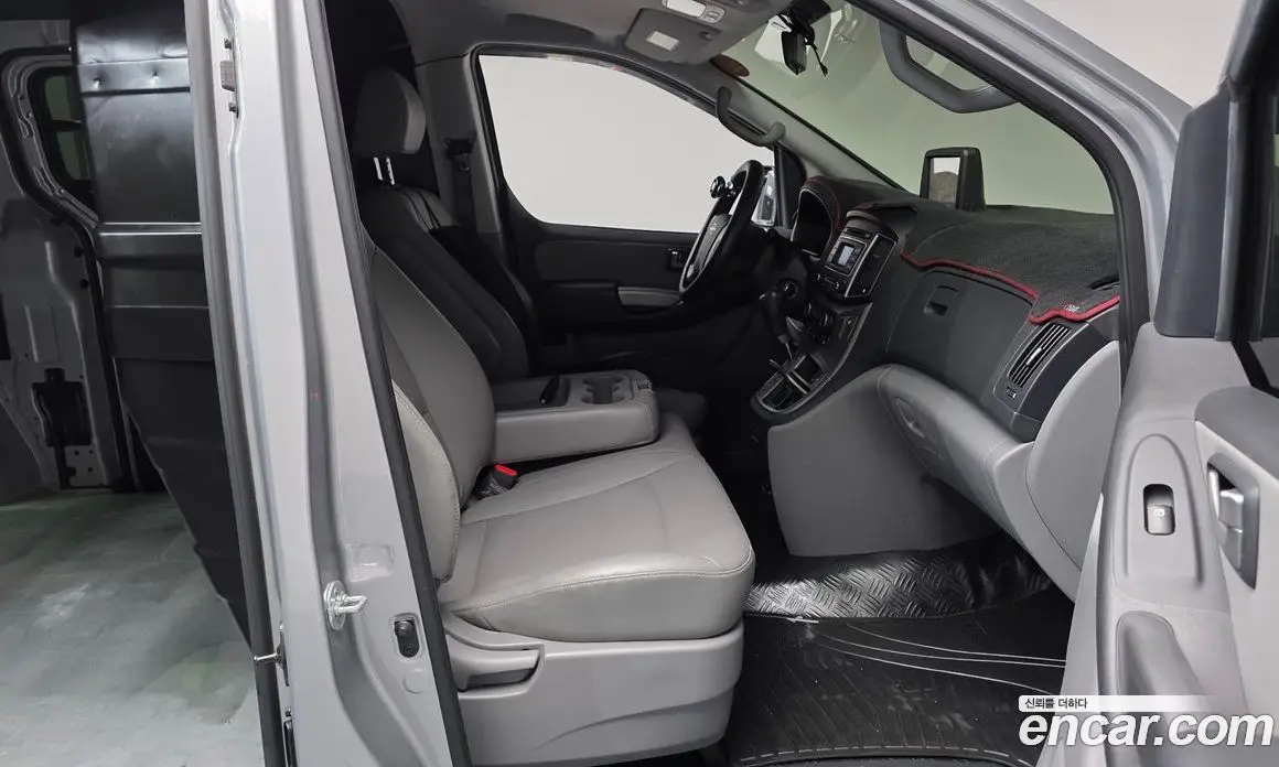 Hyundai Starex 2018 2.5 автомат (гидро), фото 17