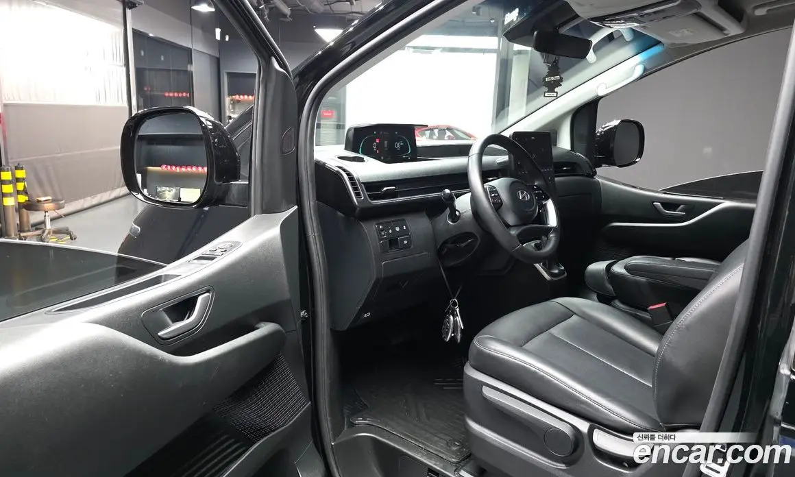 Hyundai Staria 2024 1.6 автомат (гидро), фото 13