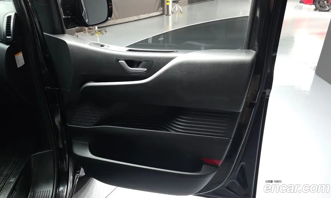 Hyundai Staria 2024 1.6 автомат (гидро), фото 14