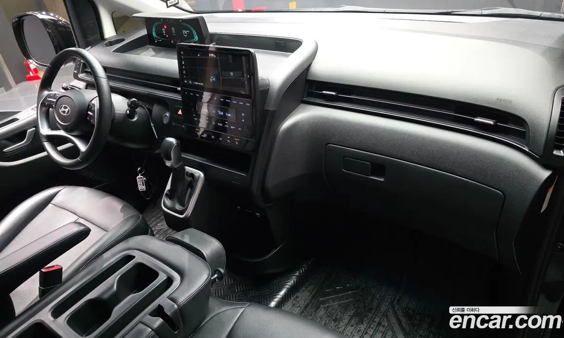 Hyundai Staria 2024 1.6 автомат (гидро), фото 10