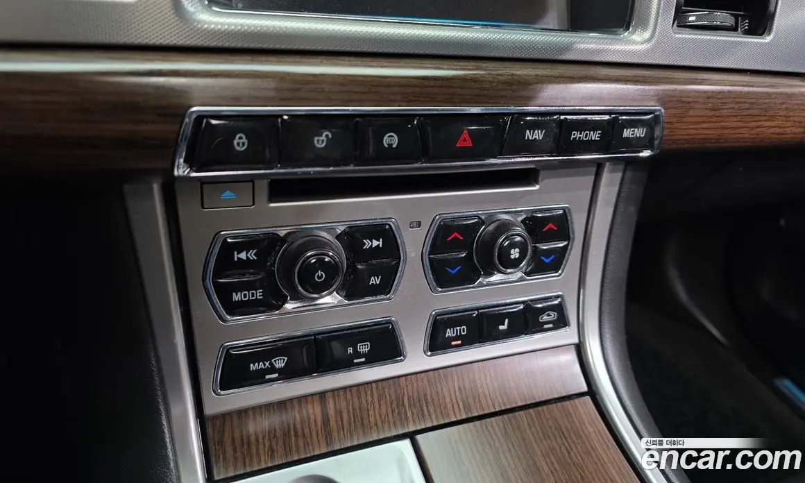 Jaguar XF 2015 2.2 автомат (гидро), фото 17 Jaguar XF 2015 2.2 автомат (гидро), фото 17