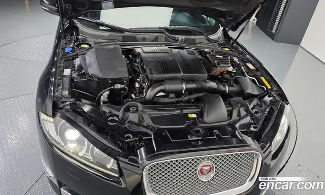 Jaguar XF 2015 2.2 автомат (гидро), миниатюра 6 Jaguar XF 2015 2.2 автомат (гидро), миниатюра 6